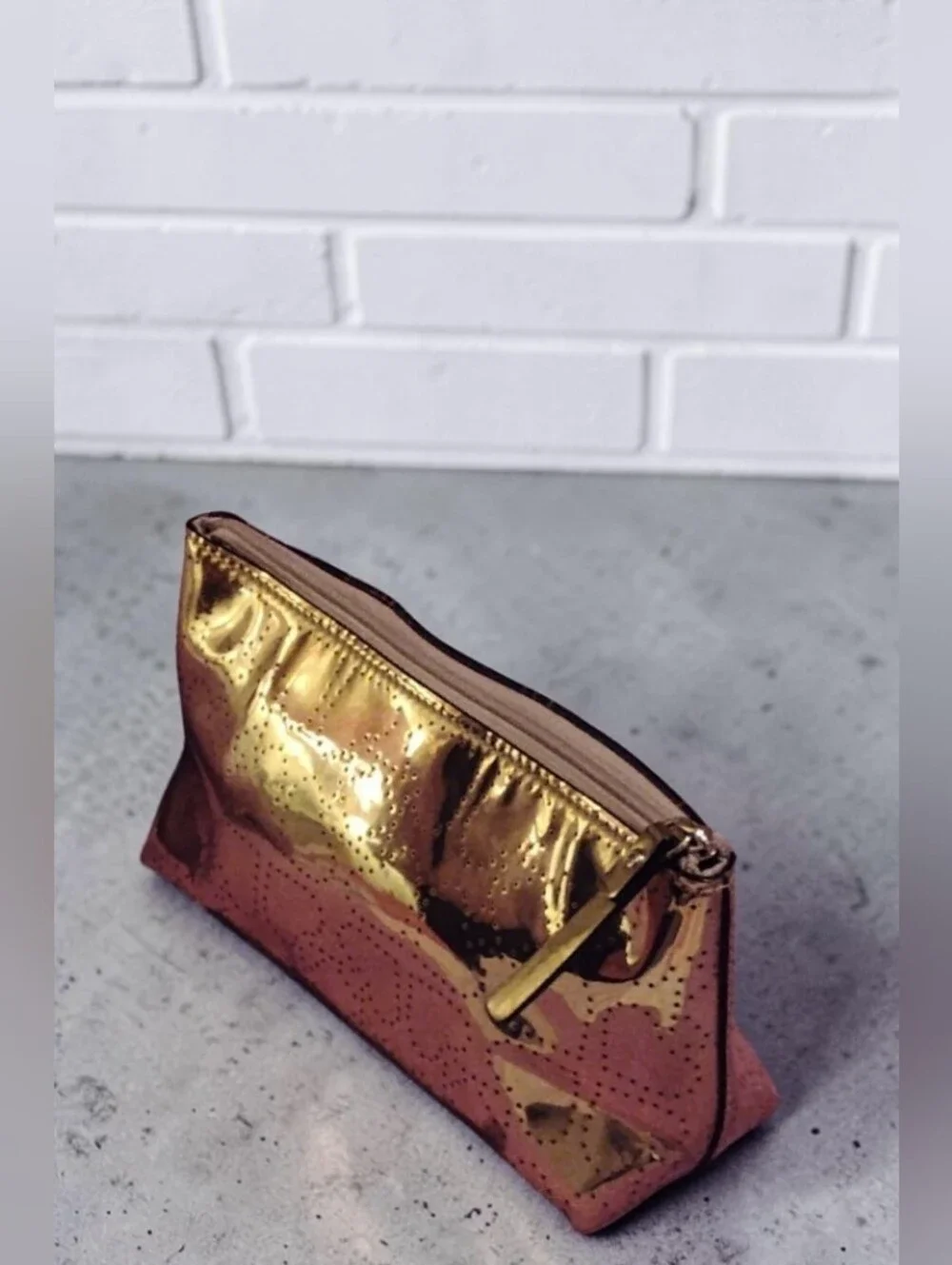 Kate Spade Little Shiloh Metro Spade Gold Shimmer Cosmetic Bag EUC